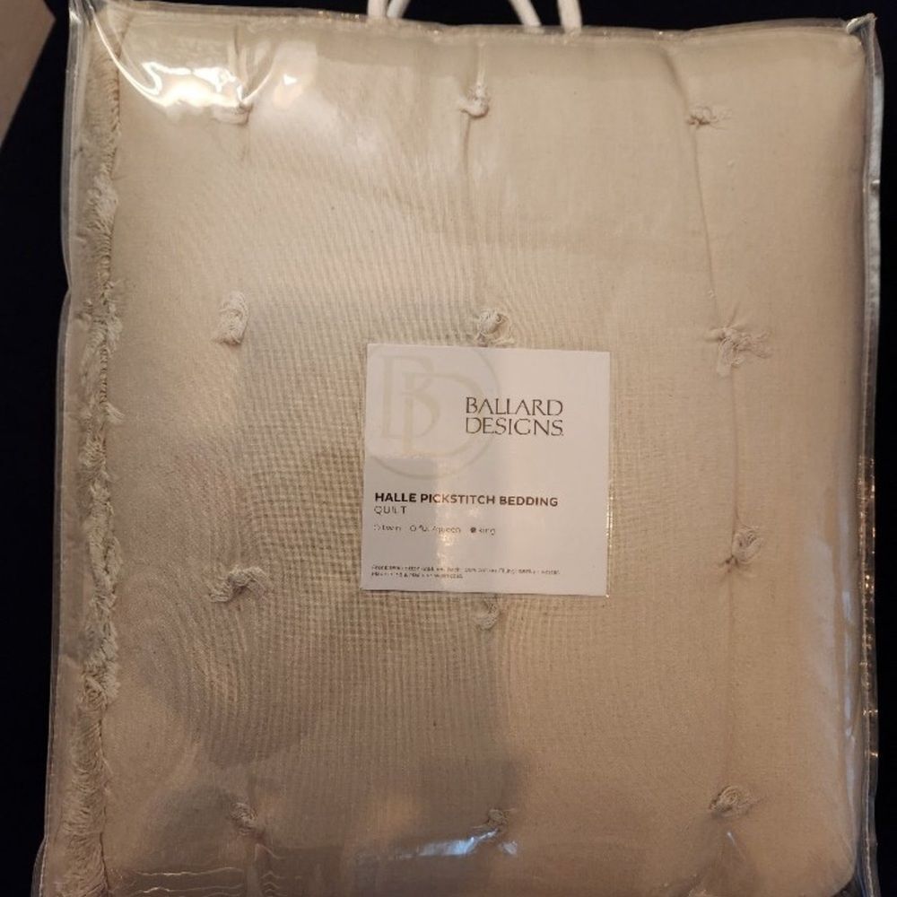 NEW Ballard Designs King Size Halle Pickstitch Bedding Quilt In Parchment